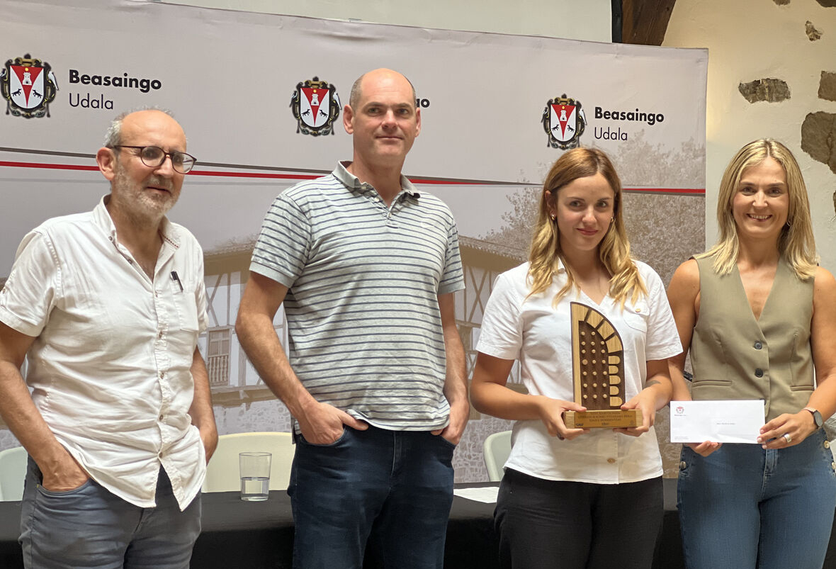 Irati Irizar ganadora de la XXVIª Beca de creación literaria Igartza