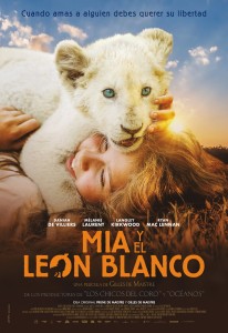 mia y el leon blanco.jpg