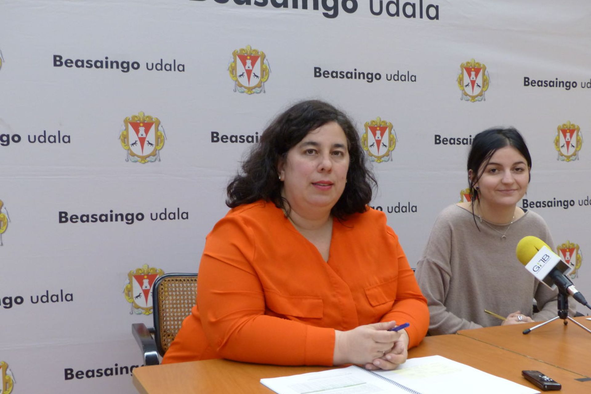 Ongizate sailak bilerak antolatu ditu adineko herritarrekin eskura dituzten zerbitzuen berri emateko