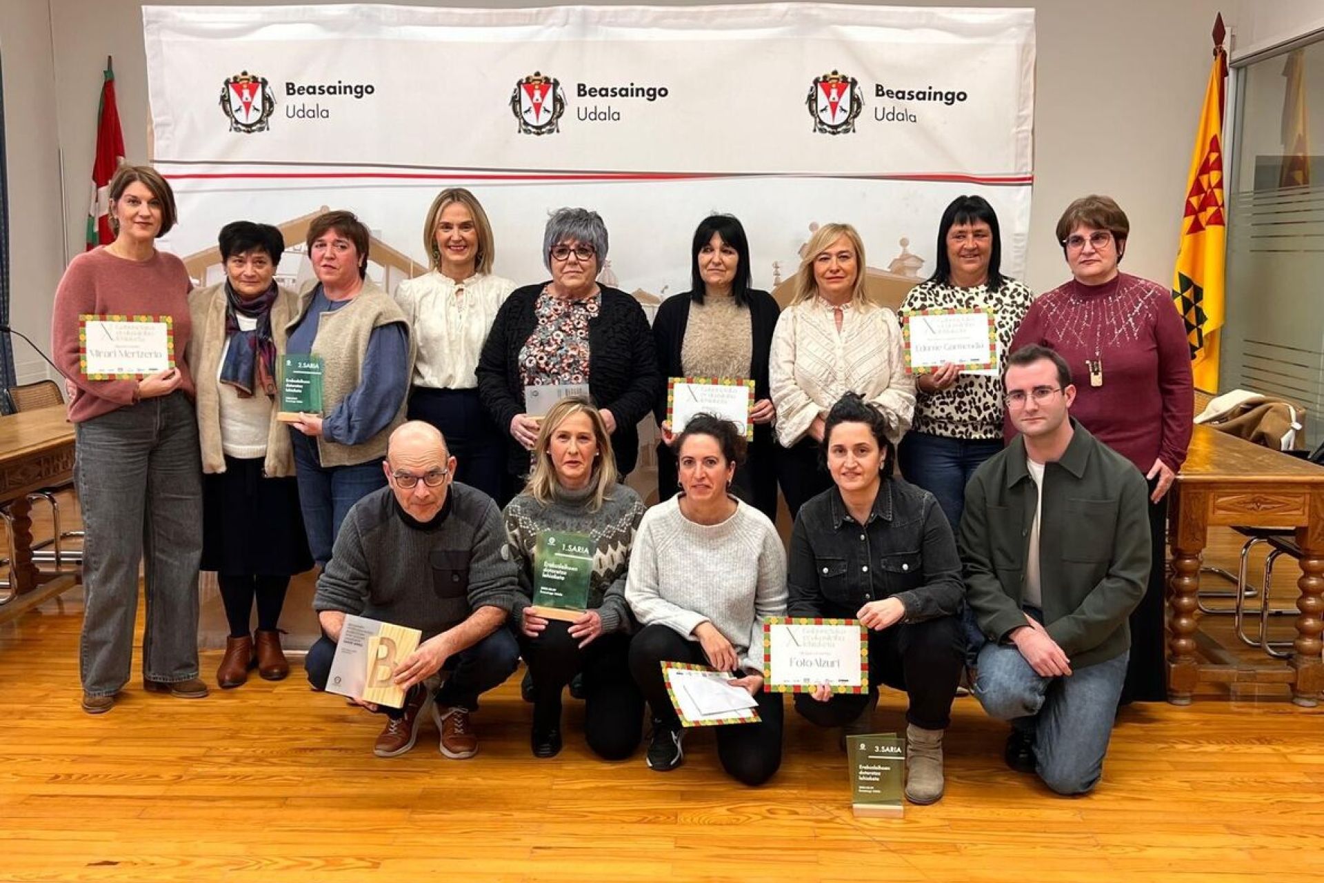 Xalo arropa denda recibe el primer premio del concurso de escaparates navideños