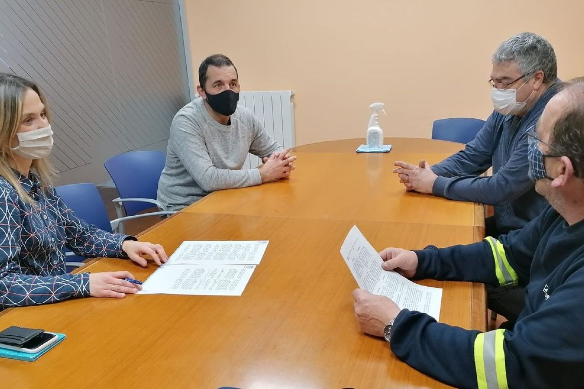 Udalak eta garraiolariek Zumadiko aparkalekuaren erabilerari buruzko akordioa berritu dute