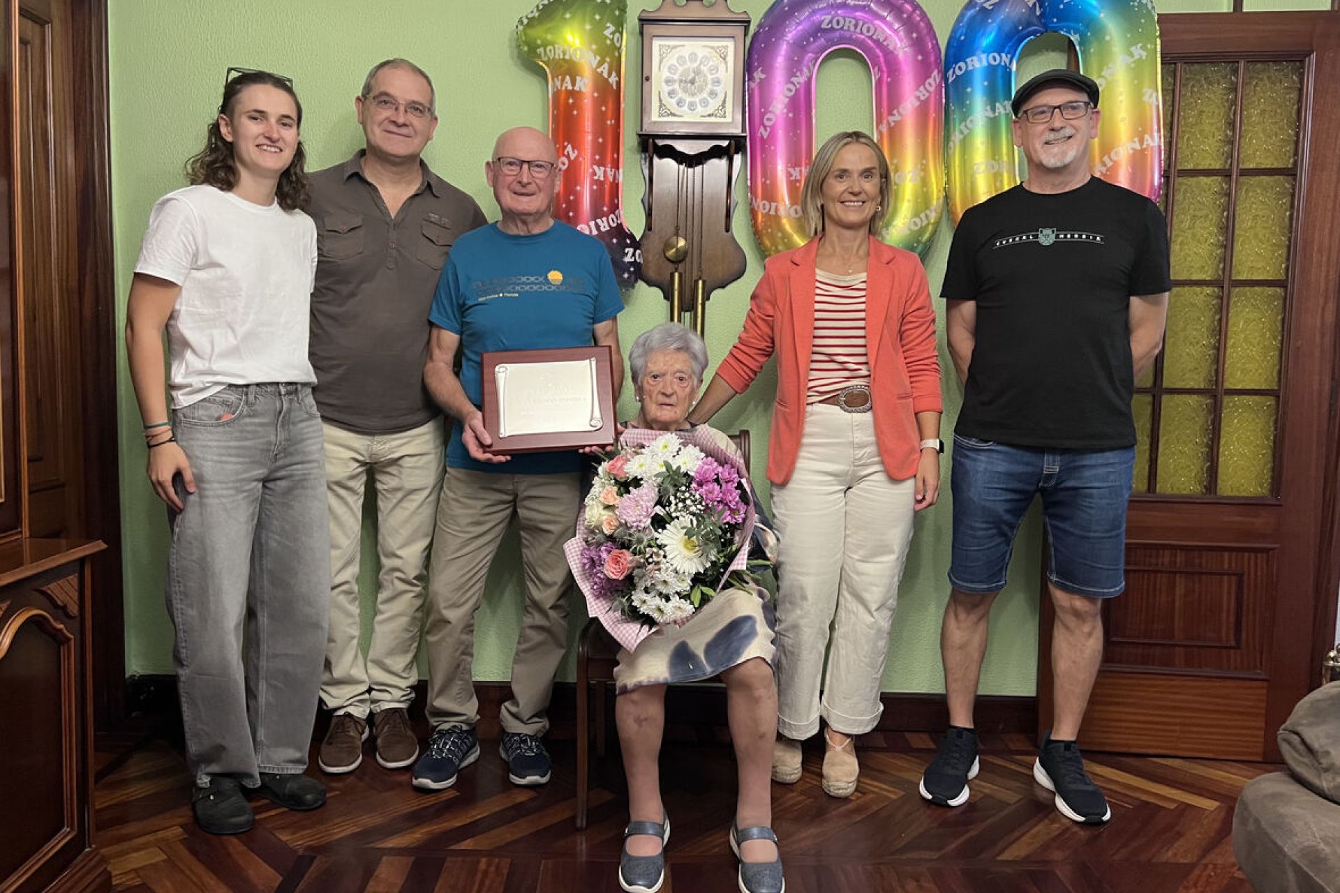 Francisca Murgiondok 100 urte bete ditu