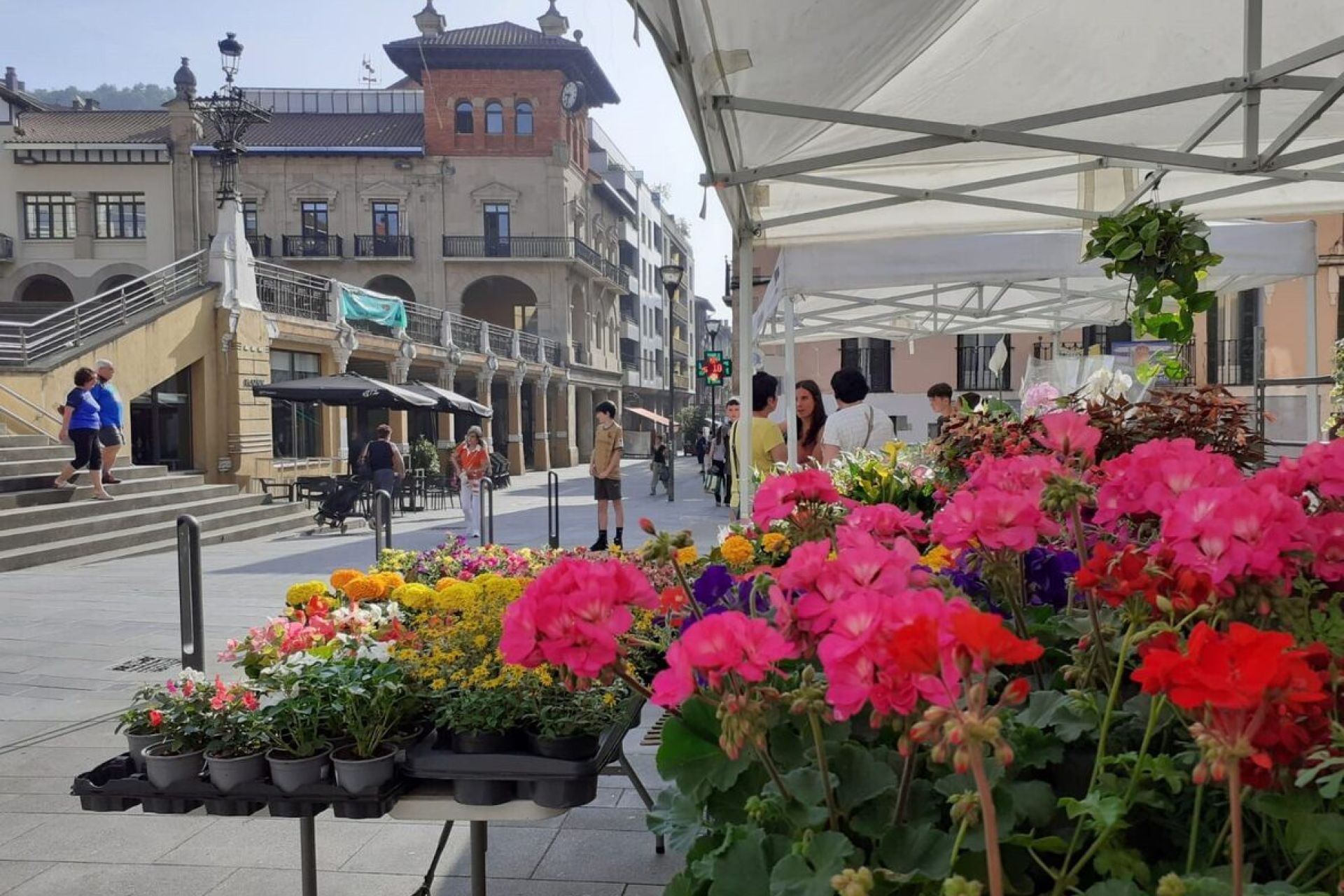 Tras las fiestas llega el mercado de productos locales del sábado