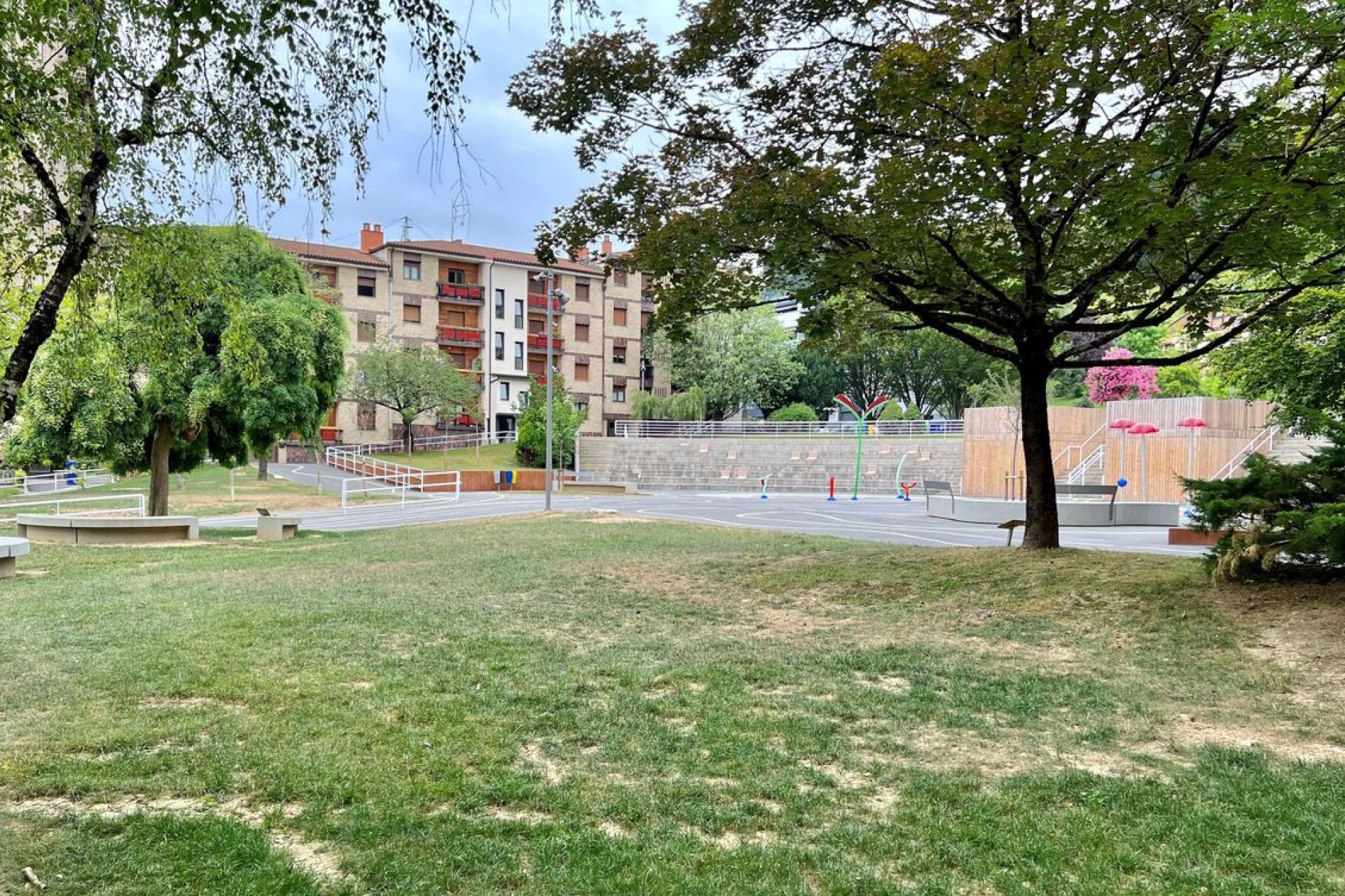 Dolarea parkean haur-parke inklusiboaren lanak kontratatzeko lizitazioa abian