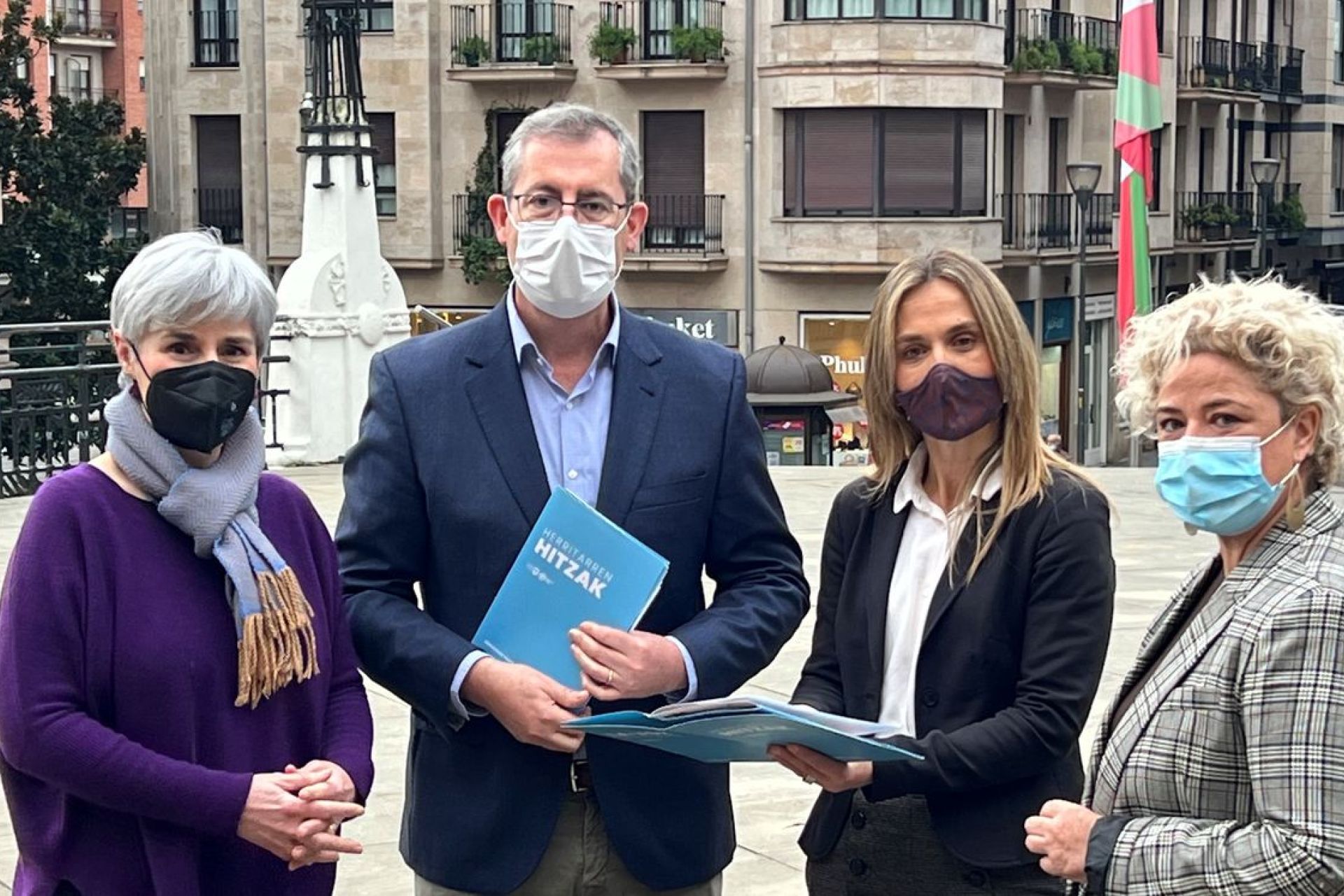 Herritarren ekarpenak aztertu eta partekatu dituzte Diputatu nagusiak eta alkateak