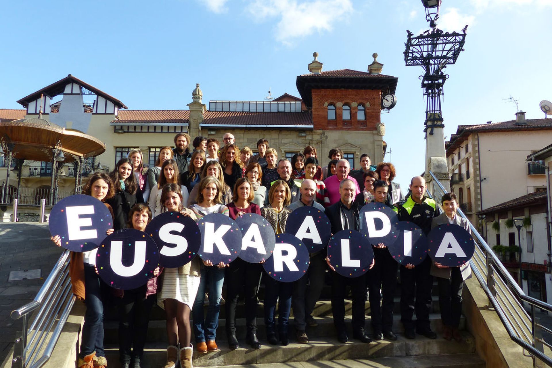 Udal langileek atxikimendua adierazi diote Euskaraldiari