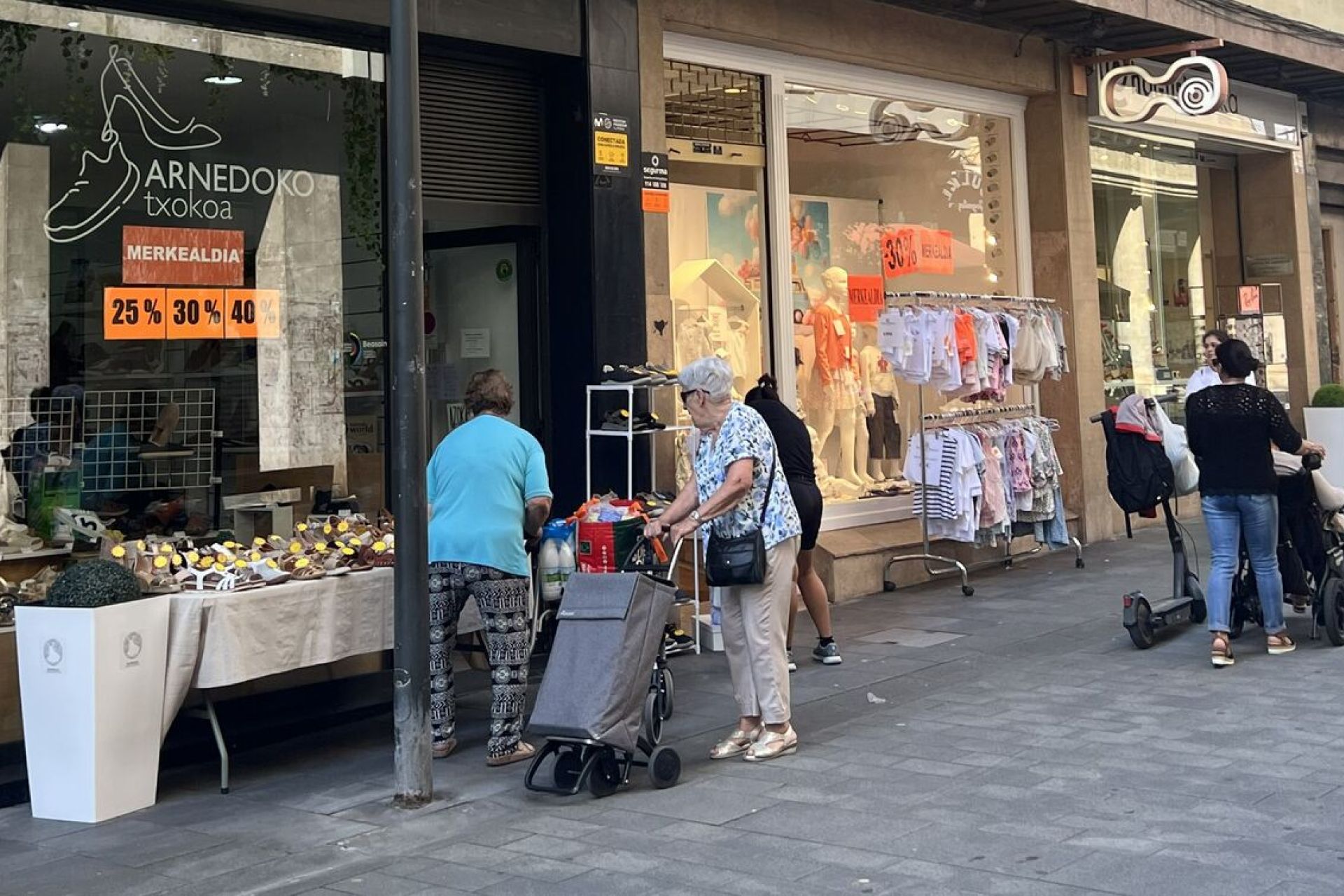 Azken txanpan sartu da Beasaingo gazteak tokiko merkataritzara erakartzeko bonu-kanpaina