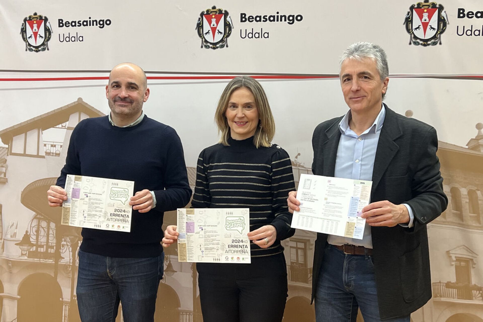 Los Ayuntamientos de Beasain, Lazkao y Ordizia llaman a realizar la declaración de la renta en euskera