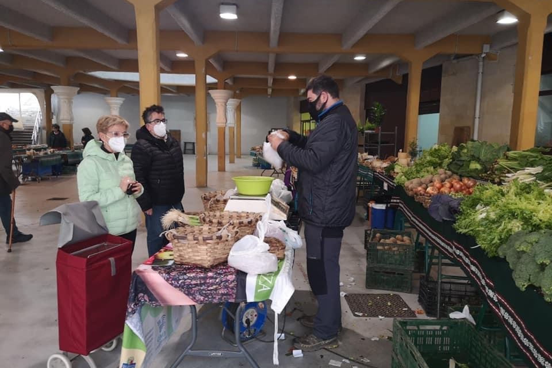 Más oferta de verduras en el mercado extraordinario de junio