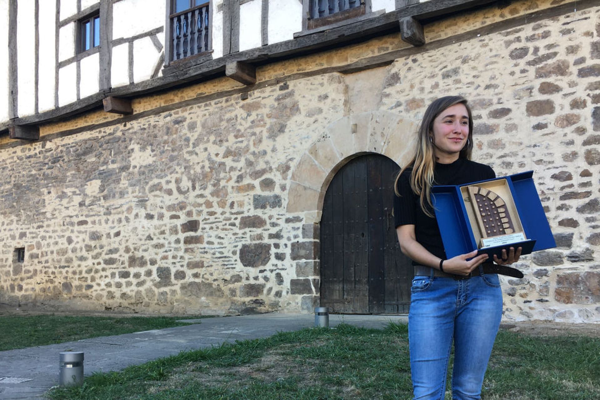 XXIII. Igartza literatura bekaren saria Maddi Ane Txoperenarentzat