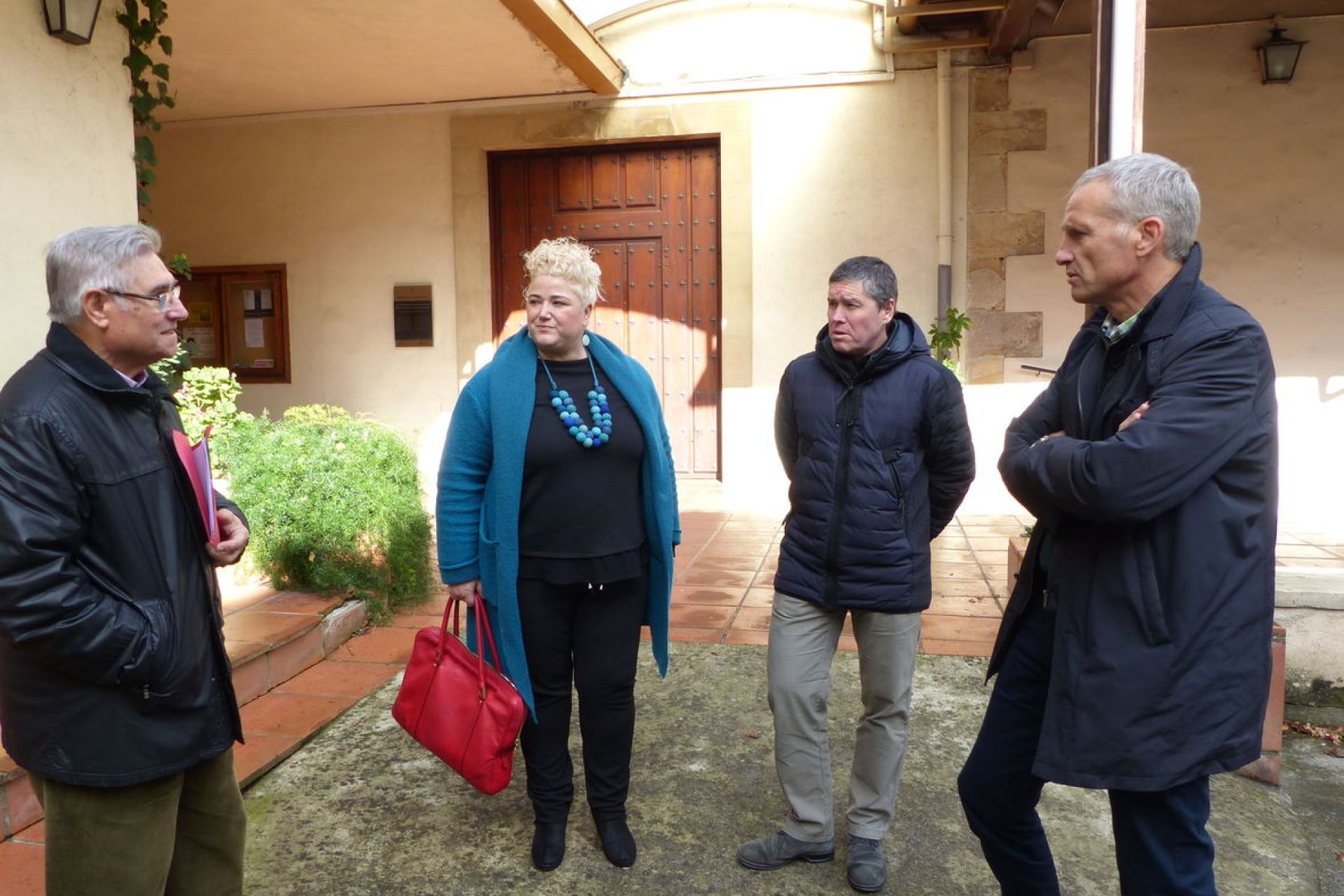 Gizarte arloko aldundiko agintariak Loinazko San Martinen baseliza eta eraikinak ezagutzen izan dira