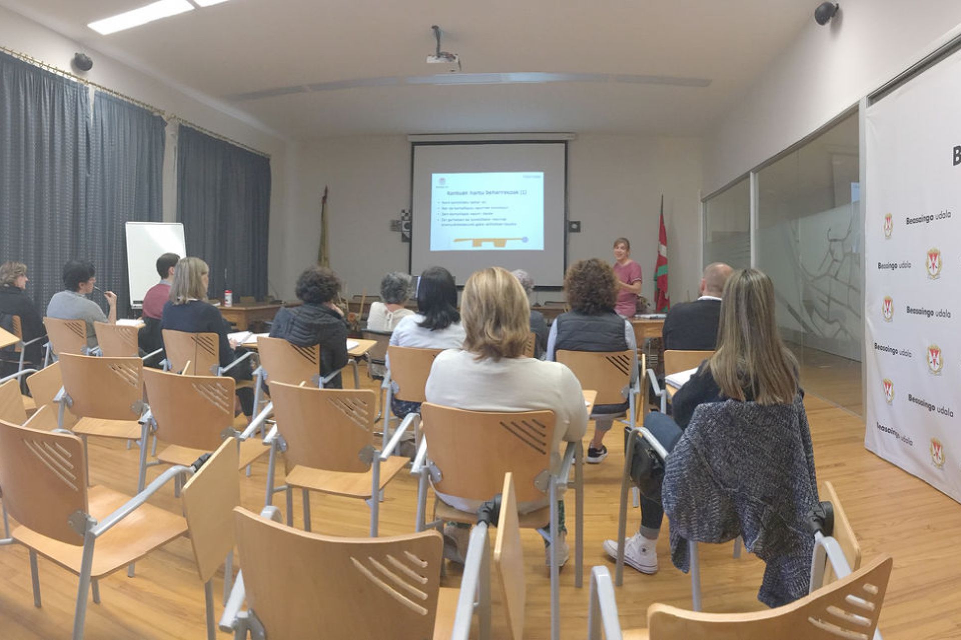 Beasaingo eragile sozial eta ekonomikoei aurkeztuta abiatu da Herrilab