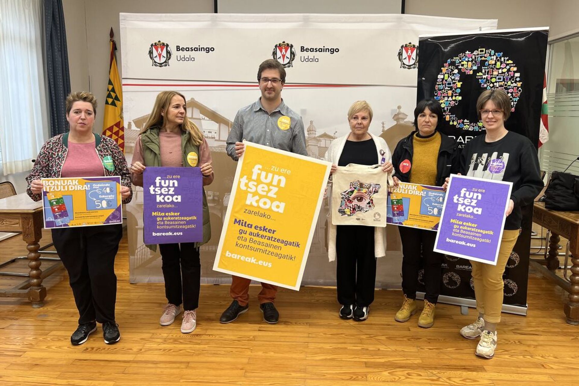 Presentada la campaña de sensibilización para realizar las compras navideñas en el municipio