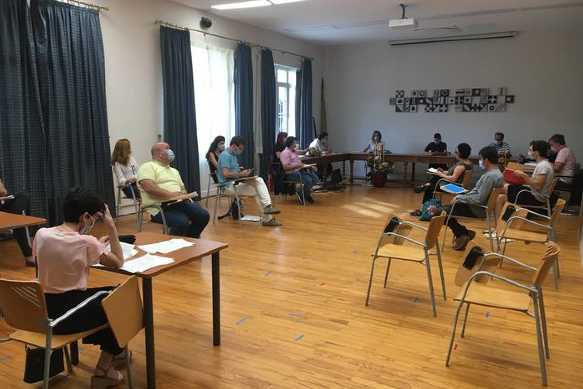 COVID 19-aren ondorioei aurre egiteko tasentzako laguntzak onartu ditu udalbatzak