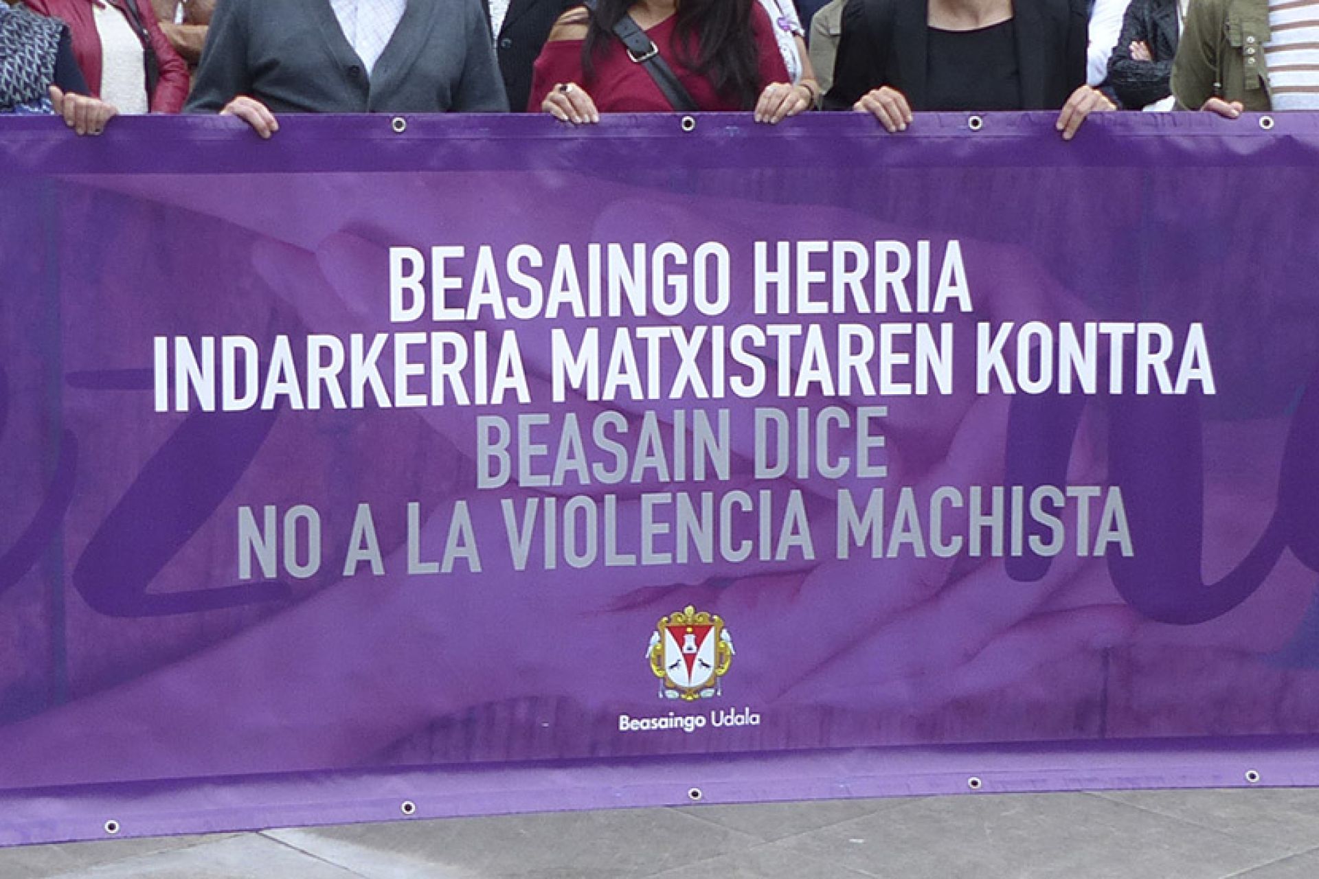 Udalaren gaitzespen irmoa Soraluzen gertatutako hilketa matxistaren aurrean